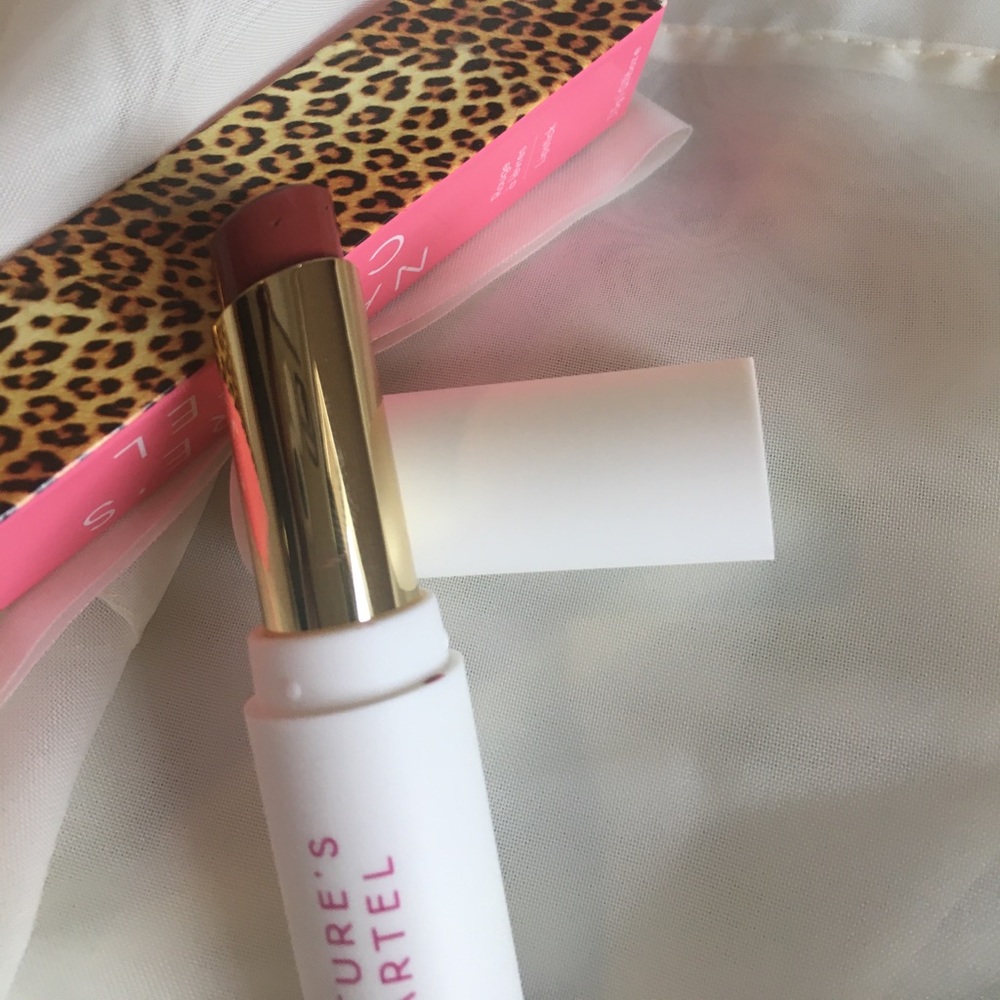 ✨💋 Gin & Platonic (red) NATURES CARTEL Lip Stick